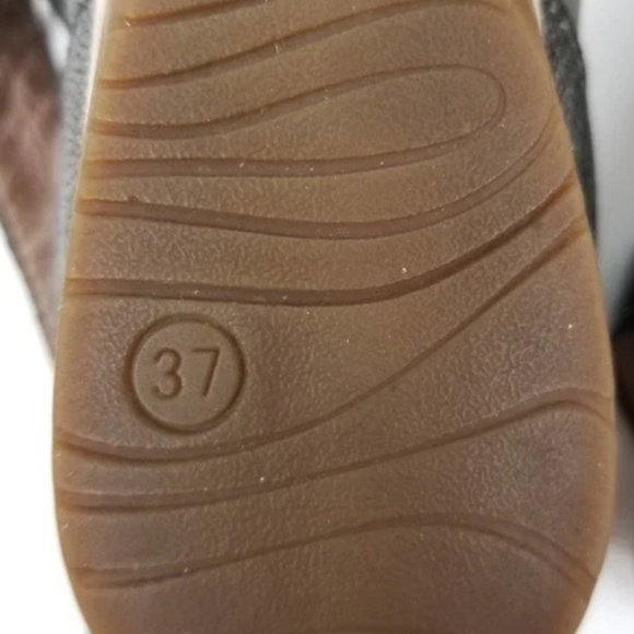 Dansko Veruca Leather Metallic Strappy Sandals (Size: 37) - Picture 7 of 9